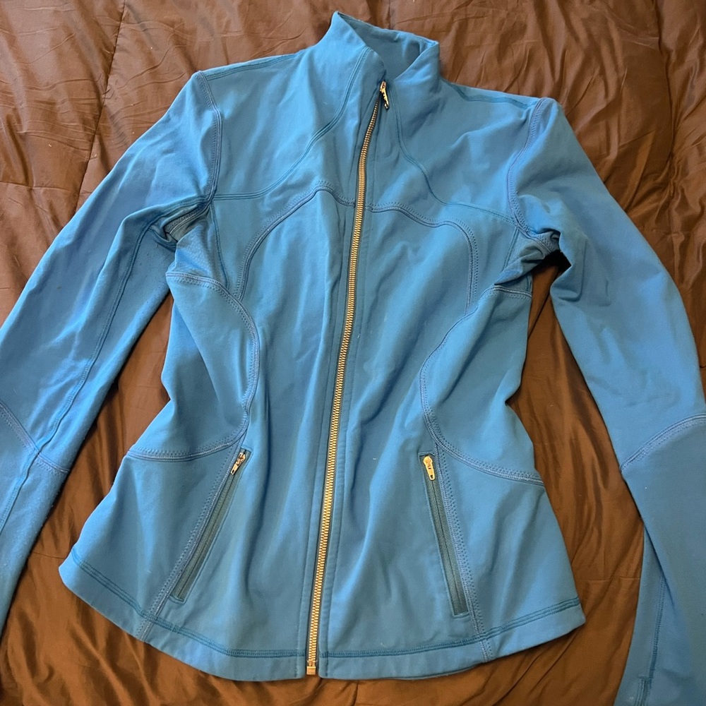 Size 6 medium blue define lululemon